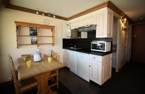 Tignes le Lac Hotel | Résidence Palafour - Studio cabine 4 personnes pieds des pistes - balcon vue Grande Sassière MAE-3640
