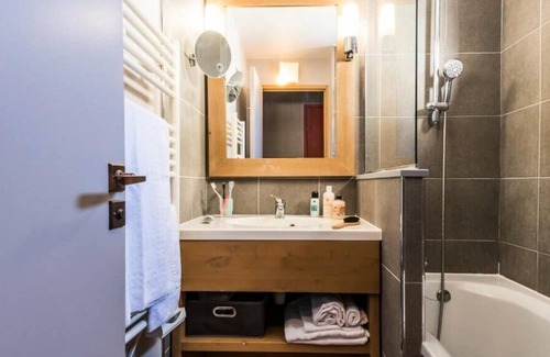 Val-d'Isere Apartment | Résidence Pierre & Vacances Les Balcons de Bellevarde **** - Apartment 4 people - 1 bedroom - Unobstructed mountain view