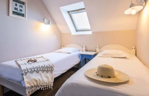 Guilvinec Apartment | Résidence Pierre & Vacances Cap Marine*** - Apartment sleeps 8 - 2 bedrooms + 1 sleeping area - Terrace or balcony - Sea view - Renovated
