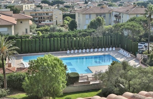 Saint-Tropez Apartment | Résidence Pierre & Vacances Amandine - Maeva Selection - 2 Rooms 6 People Air Conditioned Cabin