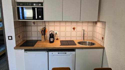 Orcieres-Merlette Apartment | Résidence Rond-point-pistes Ii - Mini studio 4 pers N° 48B au rond point des pistes avec WIFI MAE-7394