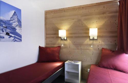 Macot-la-Plagne Apartment | Résidence Saint Jacques A - Appartement rénové spacieux et lumineux · Cœur de station · Vue vallée MAE-3434