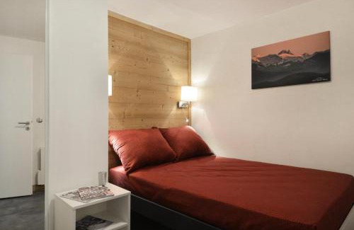 Macot-la-Plagne Apartment | Résidence Saint Jacques A - Appartement rénové spacieux et lumineux · Cœur de station · Vue vallée MAE-3434