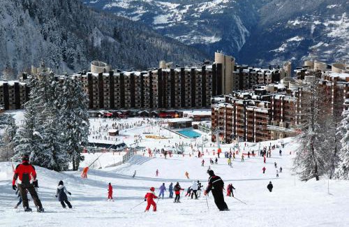 Macot-la-Plagne Apartment | Résidence Saint Jacques A - Appartement agréable et chaleureux · Cœur de station · Vue vallée · Balcon MAE-3483