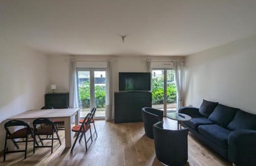 Neuilly-sur-Seine Apartment | Résidences Grande Jatte, Bord de Seine, Suites 52m2 à 97m2, hôpital Américain à 600m