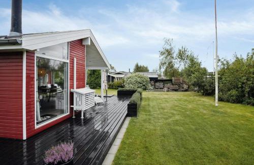 Vejlby Fed House | Rødt Hus Ved Fyns Kyst Venter På Hygge