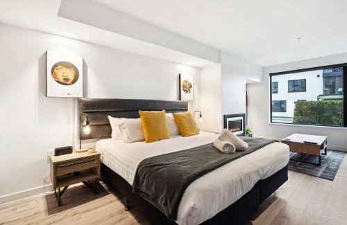 Arthur's Point Apartment | Rēhia at La residence du Parc