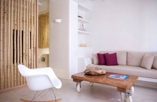 Agios Prokopios Villa | R 1134 Zosimo’s Premium Suite with Shared Pool With Airport/Port Transfer Service available, Breakfa