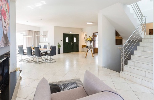 Chania Town Villa | R 1222 Sofronio’s Villa Aelia With Swimming pool, Grill area & Garden View