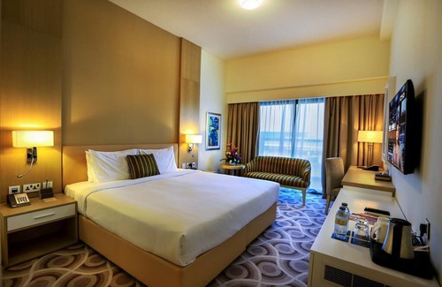 Sheikh Zayed Road Hotel | R 1664 Metropolitan Hotel Dubai