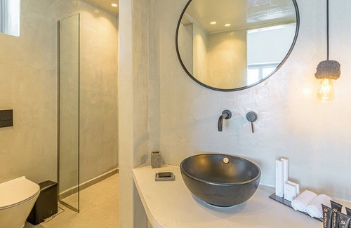 Oia Villa | R 3109 Villa with Private Pool With Air Conditioning.Garden View & Breakfast