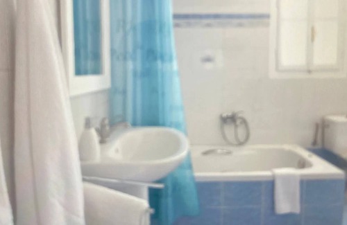 Adamas Villa | R 3446 Villa Jareth With Air Conditioning ,Ceiling Fan & Sitting Area.