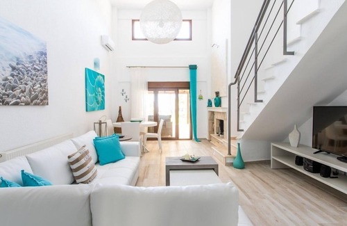 Nea Skioni Villa | R 658 2 Bedroom Luxury Master Villa with Sea Views Daily Maid Service