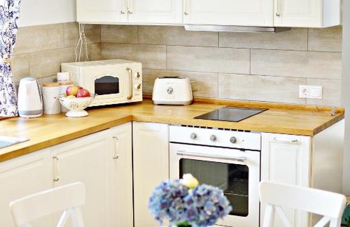 Balatonfenyves House | R Cottage Jacuzzival