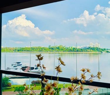 Central District Hotel | R&F PRINCESS COVE BY HOMEFORT SUITES