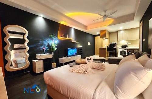 Central District Apartment | R&F Princess Cove Designer Suites By NEO