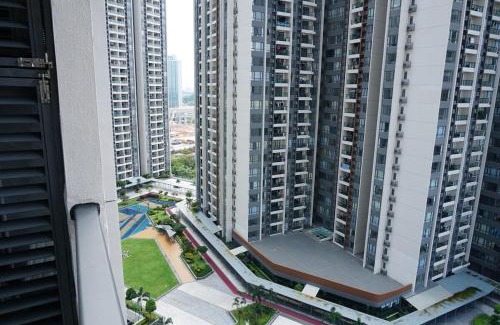 Central District Apartment | R&F Seine Region Victoria Style 3Bedroom