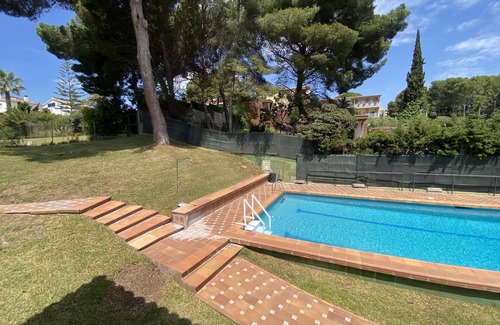 Segur de Calafell Villa | R161 Villa França 2 piscinas, jardín, tenis