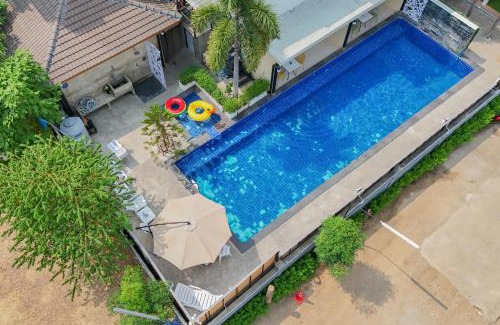 Ban Tai Hotel | R2 Bed and Pool Kanchanaburi