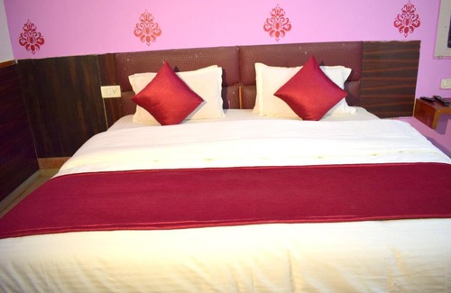 Vadodara Hotel | Radhe-The Hotel