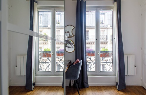 18th Arrondissement Apartment | Radiant 1BD Apartment—Clignancourt