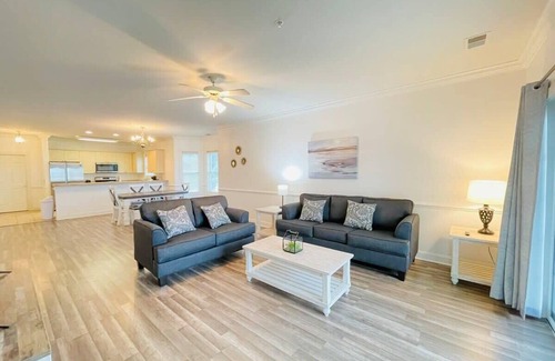 Central Myrtle Beach Condo | Radiant and bright condo in the center of MB