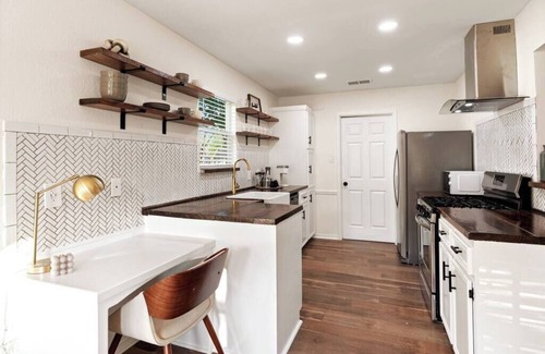 Round Rock House | Radiant & Refined | Stylish 4BR Home in Round Rock