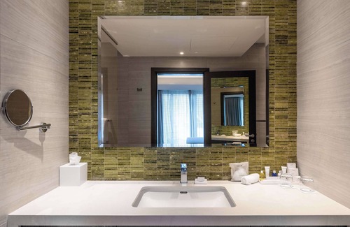 Chiromo Hotel | Radisson Blu Hotel & Residence, Nairobi Arboretum