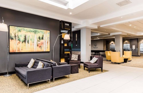Heather Gardens Hotel | Radisson Hotel Denver-Aurora
