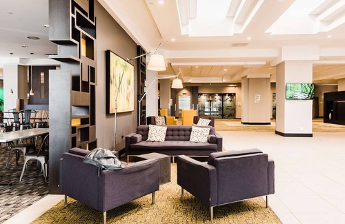 Heather Gardens Hotel | Radisson Hotel Denver-Aurora