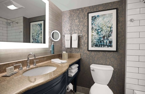 Gaffer District Hotel | Radisson Hotel Corning