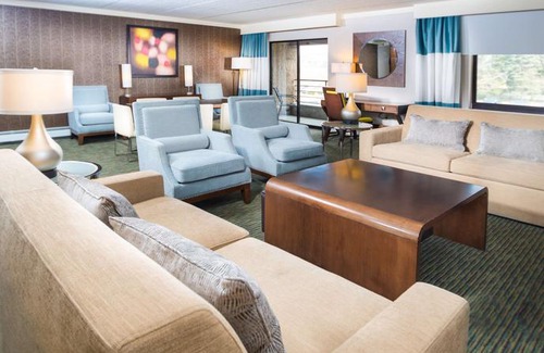 Gaffer District Hotel | Radisson Hotel Corning