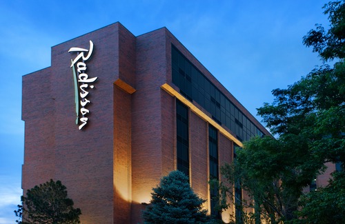 Heather Gardens Hotel | Radisson Hotel Denver-Aurora