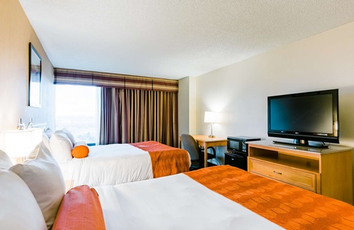 Heather Gardens Hotel | Radisson Hotel Denver-Aurora