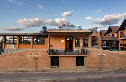 Antananarivo Avaradrano Hotel | Radisson Hotel Tamboho Waterfront Antananarivo
