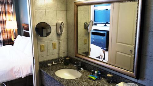 Canova Beach Hotel | Radisson Suite Hotel Oceanfront