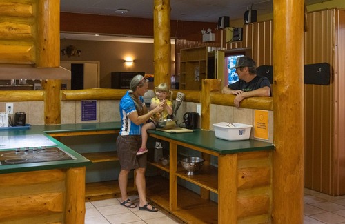 East Kootenay Hotel | Raging Elk Adventure Lodging