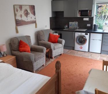 Kidderminster Apartment | Railway Retreat No4 Comberton Terrace