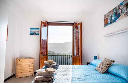 Vescina House | [Rainbow house]- with Jacuzzi-wifi-garden-balcony-parking