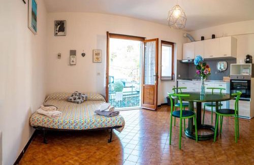 Vescina House | [Rainbow house]- with Jacuzzi-wifi-garden-balcony-parking