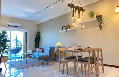 Tanjung Bungah Apartment | Rainbow Paradise by Plush