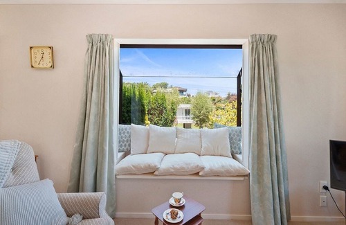 Rainbow Point House | Rainbow Point Gem - Lake Taupo Bach