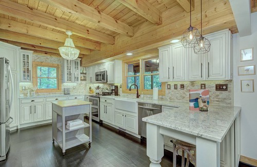 Lake Toxaway Cabin | Rainbow's End Mountain Lake House
