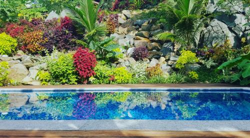 Rarotonga Villa | Rainbow Villas