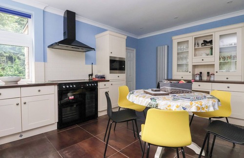 Scarborough House | RAINCLIFFE MANOR, family friendly, with a garden in Scarborough