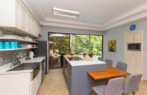 Quepos House | Rainforest Gem Aracari Villa with Private Pool