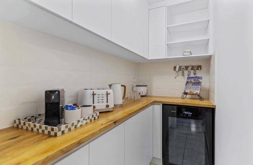 Cairns North Apartment | Rainforest & Reef Retreat - Esplanade Ground-Floor Apartment