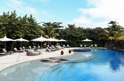 San Pedro Apartment | Rainforest Tour in Belize! Seafront Villa with Kitchen! Pool, Spa, Free Parking!