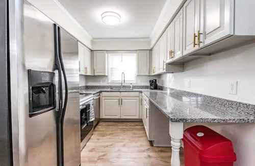 Southwest Raleigh House | Raleigh house w master suite close to everything