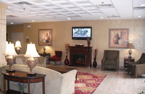 East Syracuse Hotel | Ramada by Wyndham East Syracuse Carrier Circle